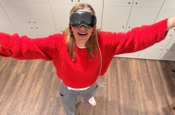 Die Professorin mit VR-Brille